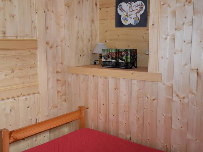 Appartement entier, Agréable rez de jardin dans chalet avec animaux admis, pour 3 personnes in Pralognan-la-Vanoise, Massif de la Vanoise