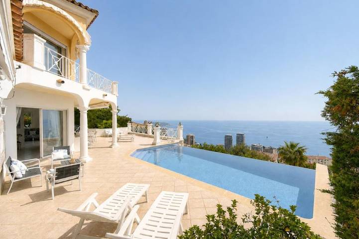 Villa pour 8 personnes, avec piscine ainsi que vue et balcon à Beausoleil - 2