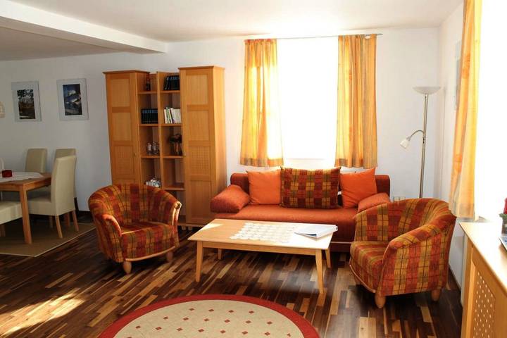 Ferienwohnung für 3 Personen, mit Ausblick und Garten