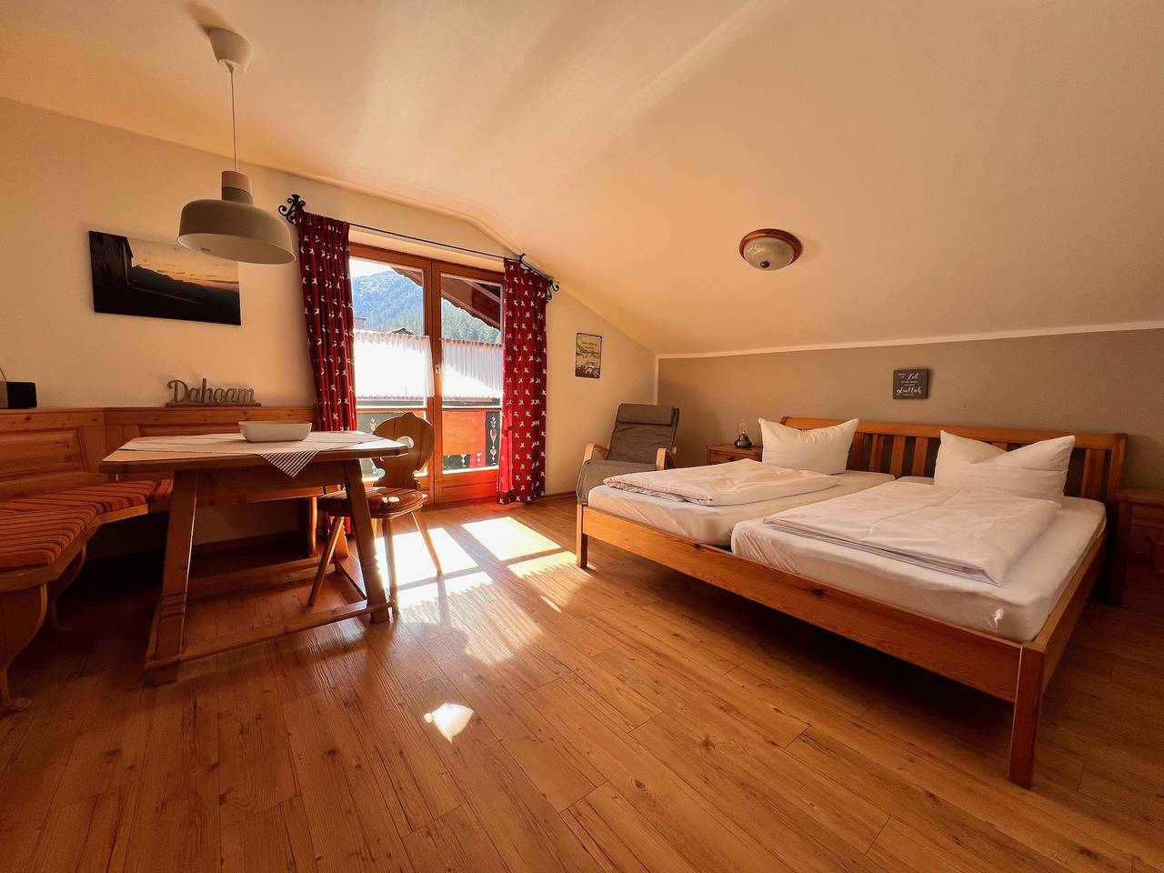 Ganze Ferienwohnung, Landhaus Waldhauser - Ferienwohnung Nr. 15, 1-2 Personen, 33 qm, Wohn-/Schlafraum, Balkon in Schönau am Königssee, Berchtesgadener Alpen
