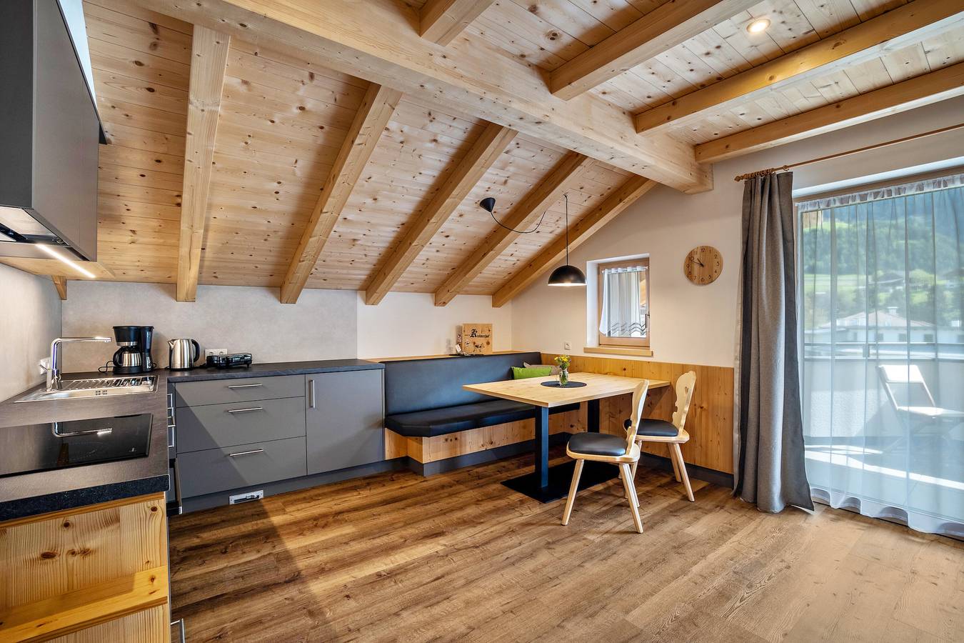 Appartamento intero, Appartamento 'Krämerhof Apt Aferer Geisler' con vista sulle montagne, giardino in comune e Wi-Fi in Rodengo, Dolomiti Superski