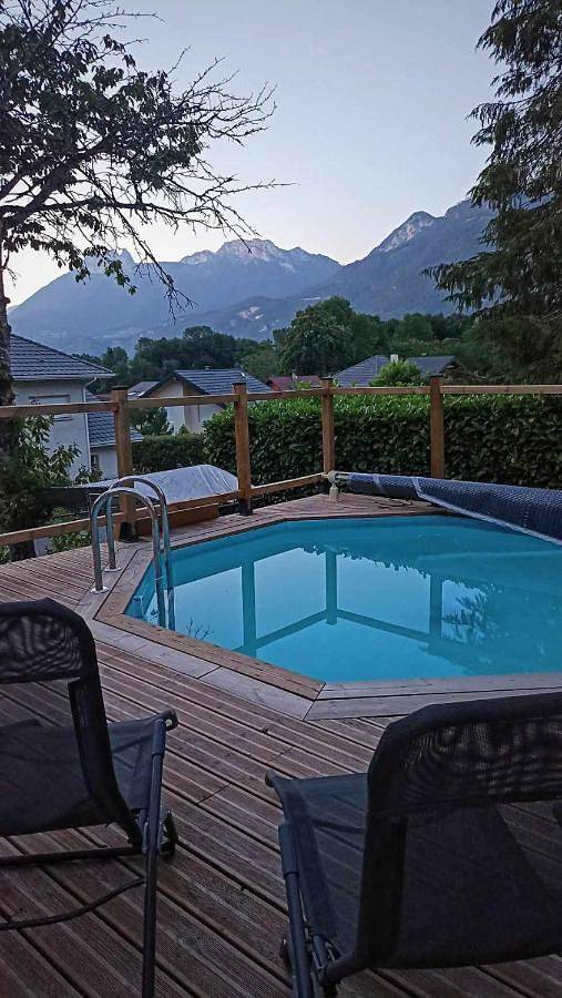 Gîte pour 4 personnes, avec jacuzzi ainsi que piscine et jardin à Lathuile - 3