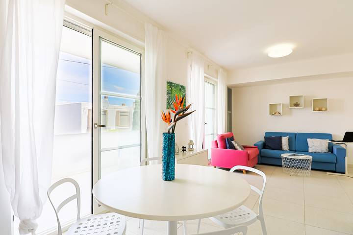 Ferienwohnung für 6 Personen, mit Balkon und Terrasse sowie Ausblick und Seeblick in Brindisi - 4