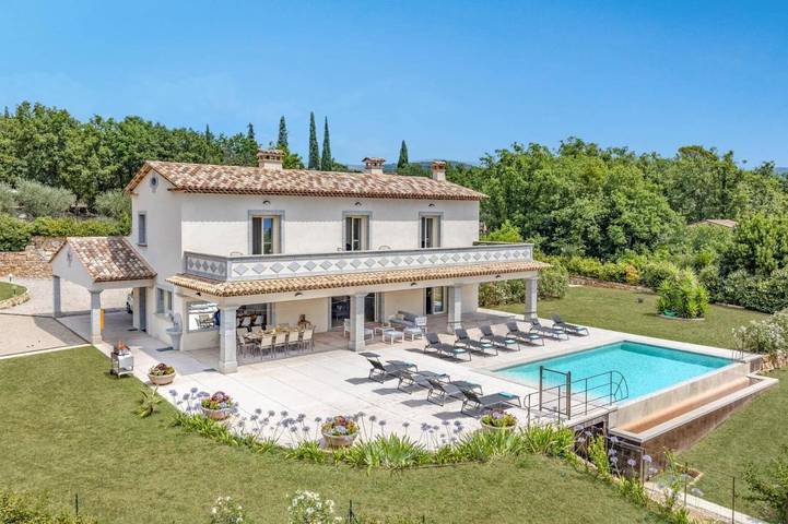 Chalet para 10 personas, con terraza además de jardín y piscina, Familias con niños - 1