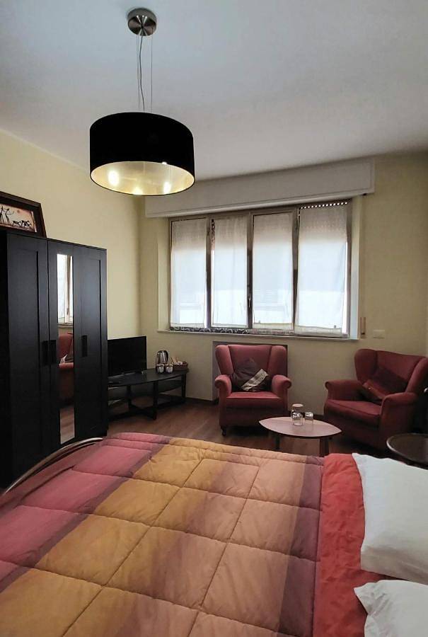 Large Double Room in Chianciano Terme, Province de Sienne