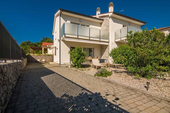 Ferienhaus für 6 Personen, mit Balkon und Terrasse sowie Garten in Ostrobradić