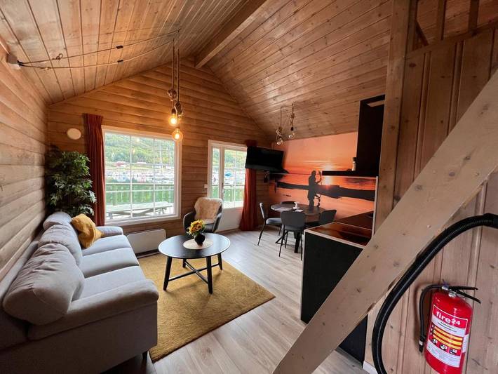 Lodge für 4 Personen, mit Balkon und Whirlpool sowie Terrasse und Garten in Troms - 4