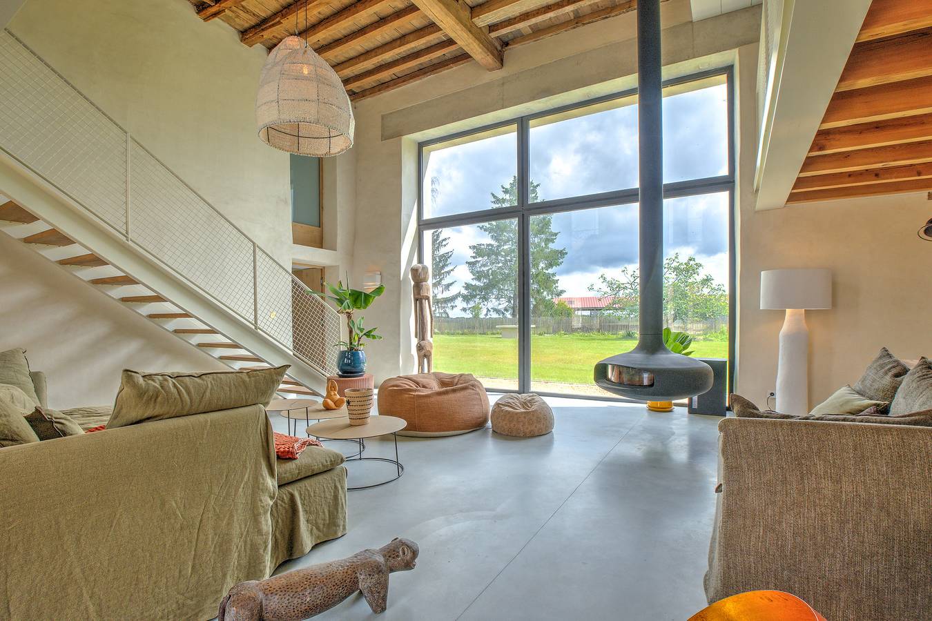 Maison de campagne 'Le Domaine De La Férédie' avec piscine privée, Wi-Fi et climatisation in Vieux-Mareuil, Parc naturel régional Périgord-Limousin