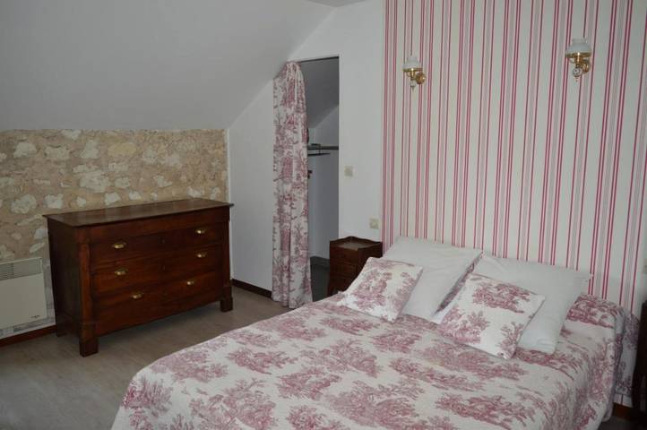 Location de vacances pour 2 personnes, avec jardin ainsi que piscine et vue à Luçay-le-Mâle - 3