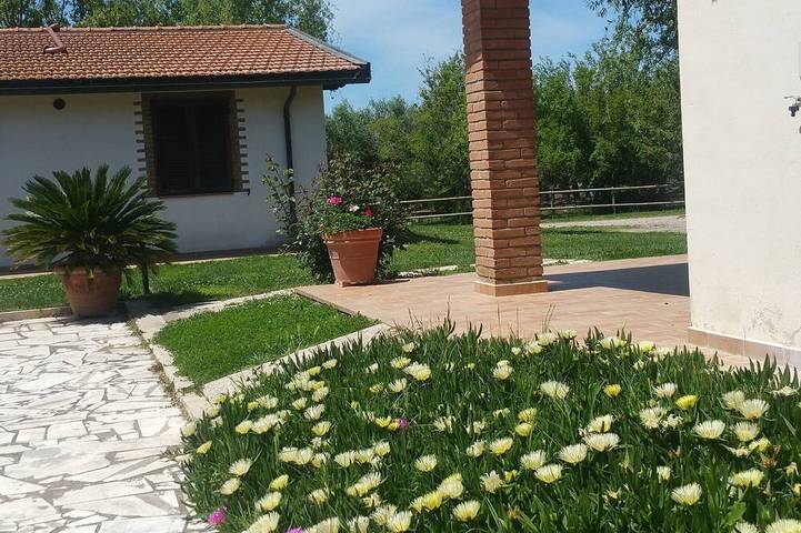 Apartment in a farmhouse, located in a quiet setting in Grosseto, Provincia de Grosseto