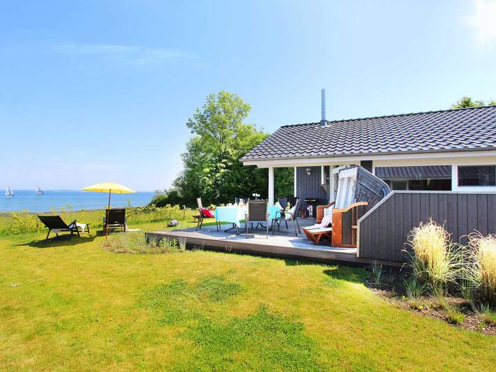 Ferienhaus für 8 Personen, mit Sauna und Whirlpool sowie Terrasse und Garten, kinderfreundlich in Steinbergkirche - 3