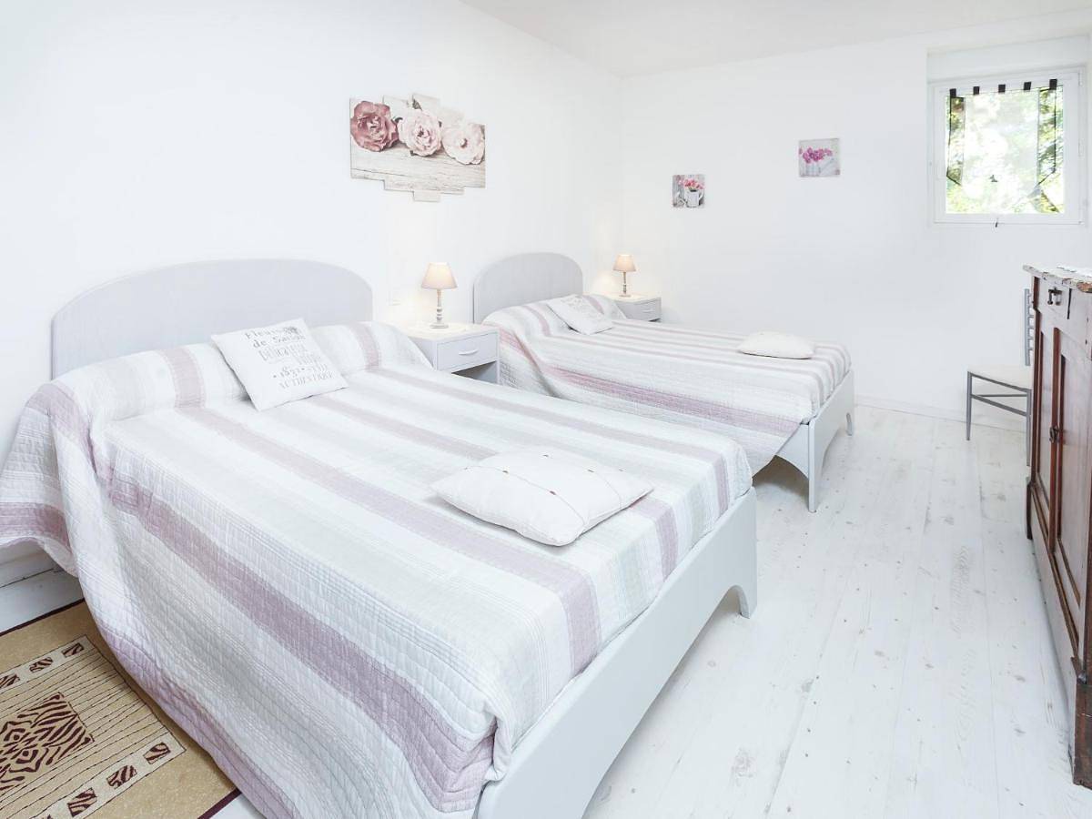 Three-Bedroom Holiday Home in Cazals, Quercy
