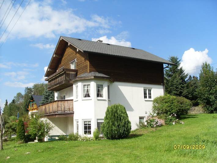 Ferienhaus für 10 Personen, mit Balkon und Terrasse sowie Garten und Ausblick