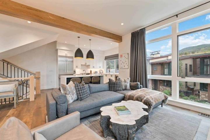 Gîte pour 6 personnes, avec piscine et jacuzzi à Avon