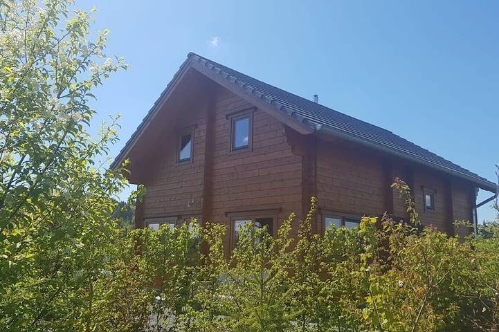 Ferienhaus für 8 Personen, mit Terrasse und Garten sowie Sauna