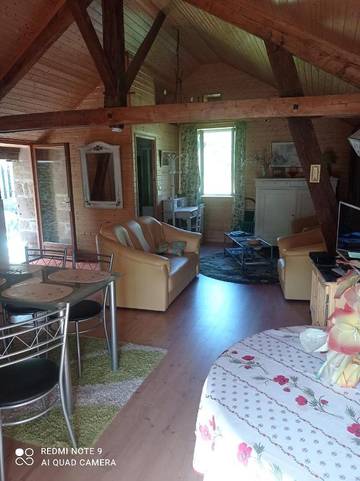 Maison de campagne pour 4 personnes, avec jardin ainsi que terrasse et vue, animaux acceptés à Noailhac