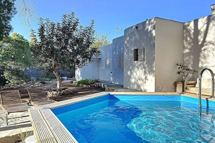 Gîte pour 7 personnes, avec jardin et terrasse, animaux acceptés dans Ibiza