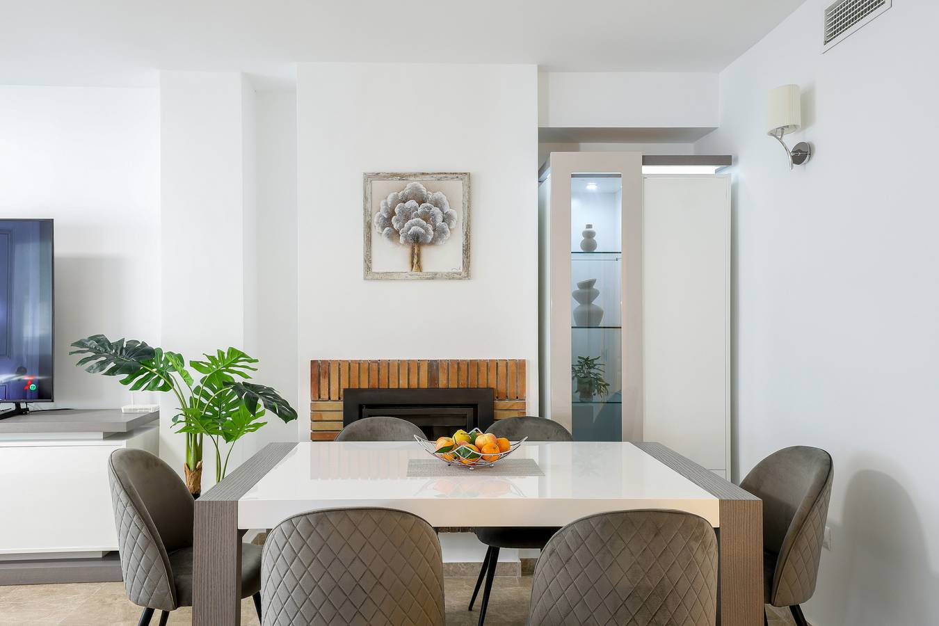 Entire apartment, Los Naranjos / Puerto Banus apartment in Nueva Andalucia Golf Valley, Marbella