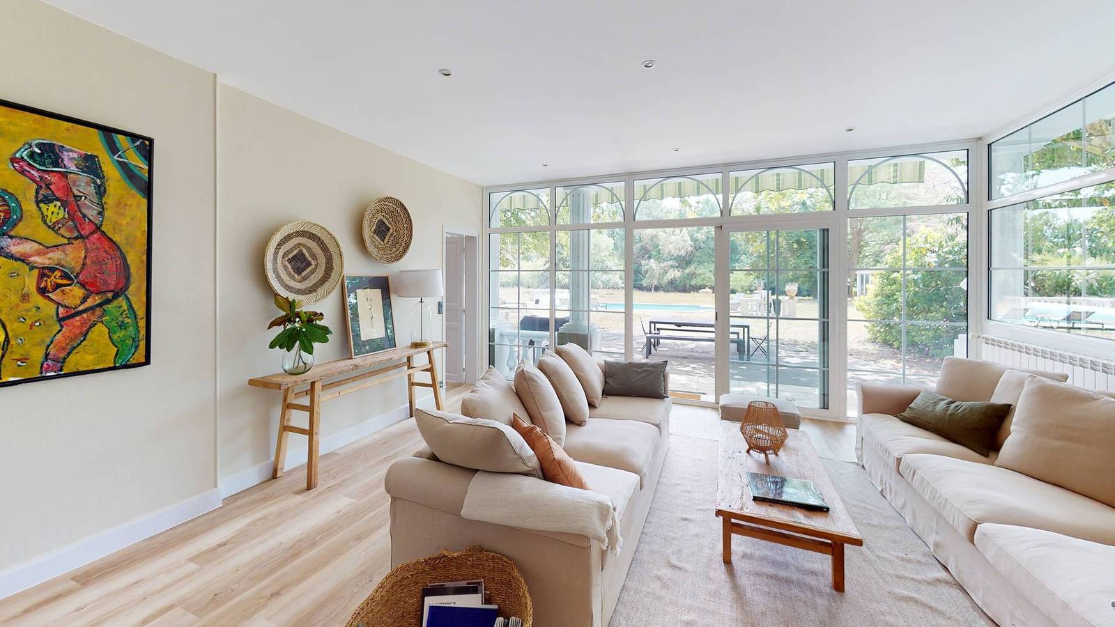 Apartamento vacacional entero, Prestigiosa casa con piscina a pocos minutos del océano in Saint-Julien-en-Born, Côte d’Argent