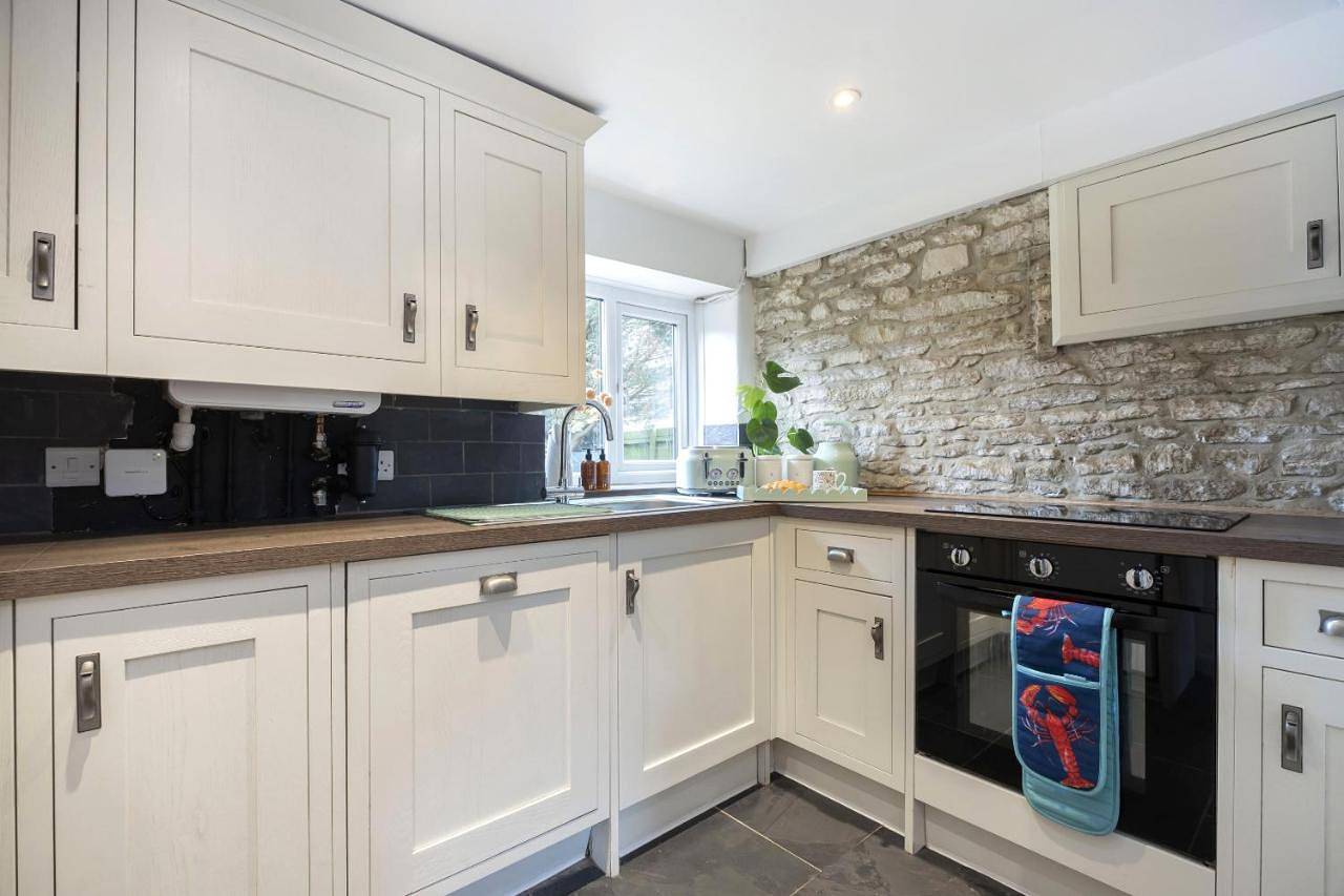 Two-Bedroom Cottage in Cirencester, Gloucestershire