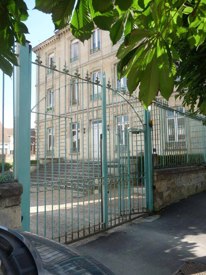 Appartement entier, Studio dans charmante Bâtisse de Maître Compiégnoise in Compiègne, Oise