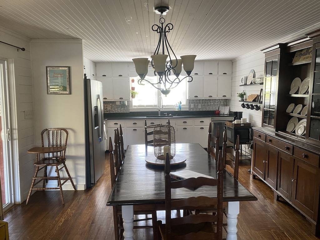 The Biketrail Bungalow-easily accessible and convenient to everything in Townsend, Blount County