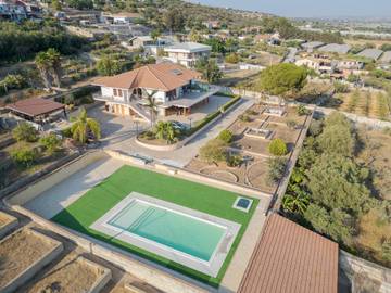 Villa for 10 Guests in Ragusa, Ragusa Province, Picture 4