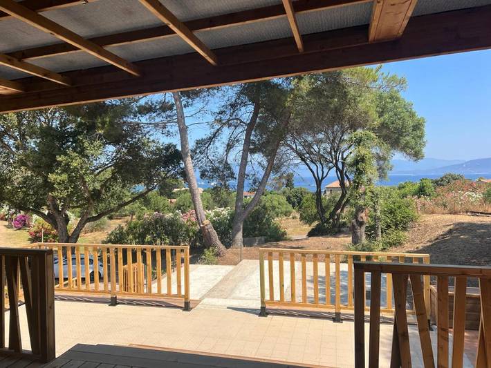 Location de vacances pour 4 personnes, avec jardin ainsi que balcon et vue à Belvédère-Campomoro - 2