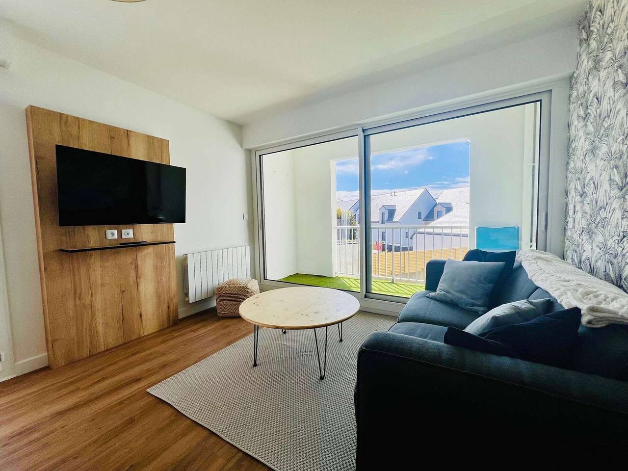 Entire apartment, Renovated apartment near the beach with parking in Quiberon in Quiberon, Côte des Mégalithes