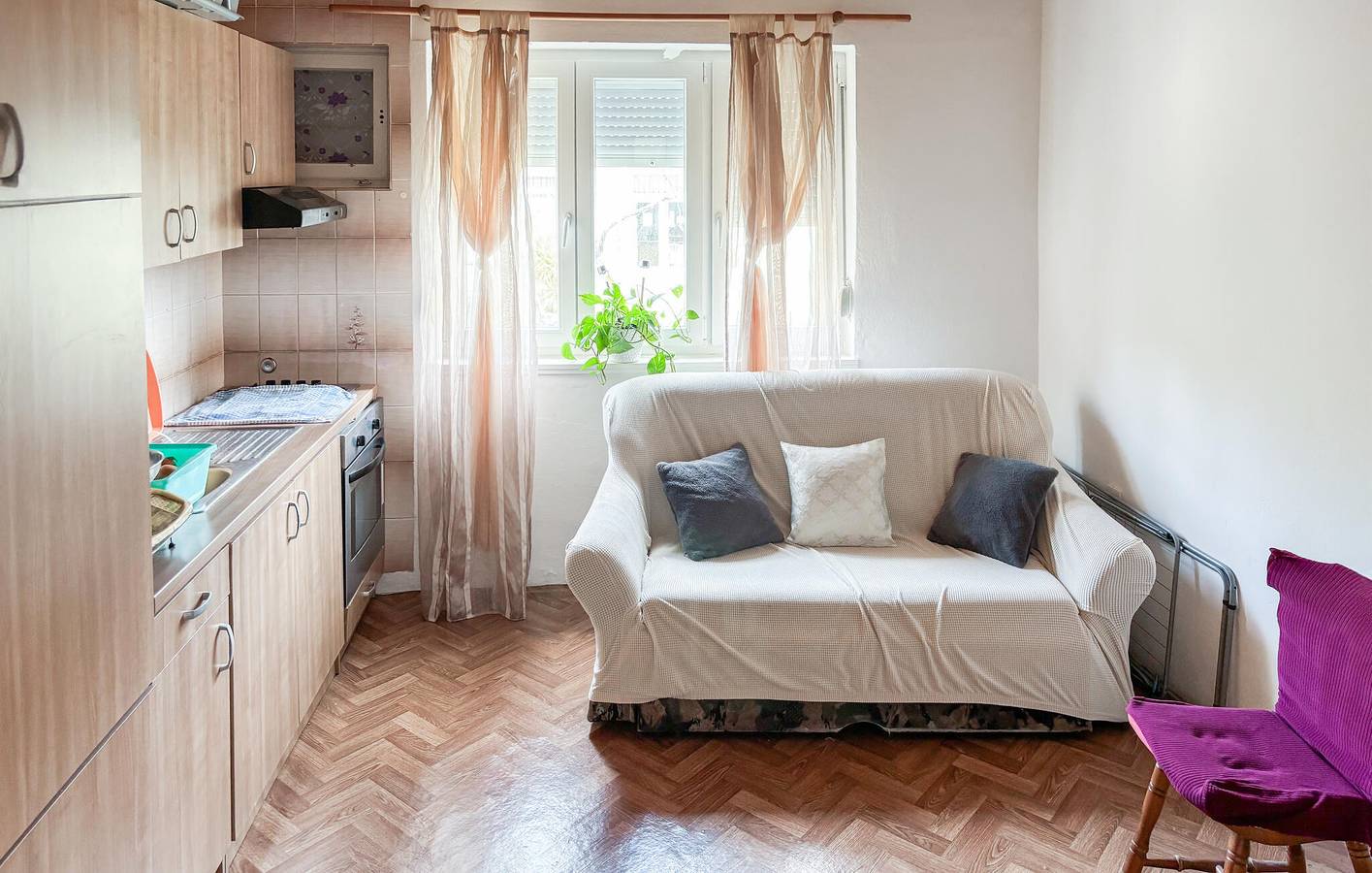 Appartement de vacances entier, Appartement en bord de mer avec terrasse et Wi-Fi, à 900 m de la plage naturiste de Kandarola in Kampor, Rab