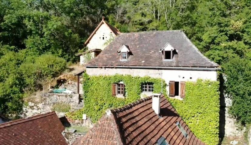 Location de vacances pour 4 personnes, avec Jacuzzi et Terrasse ainsi que Jardin et Vue à Crégols