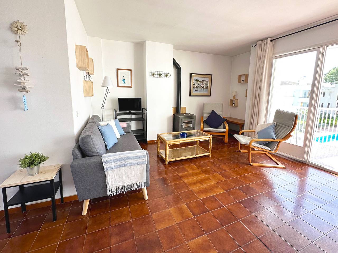 Apartamento entero, Apartamento familiar 6 pers, piscinas, tenis, parking, Wi-Fi, mascotas permitidas in Calella de Palafrugell, Palafrugell