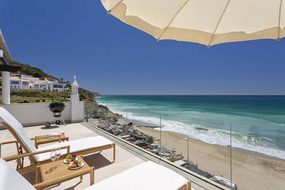 Vila Vita Collection - Stadthaus mit 2 Schlafzimmern in Estrela do Mar direkt am Meer / Strand in Praia da Salema, Naturpark Südwest-Alentejo und Costa Vicentina