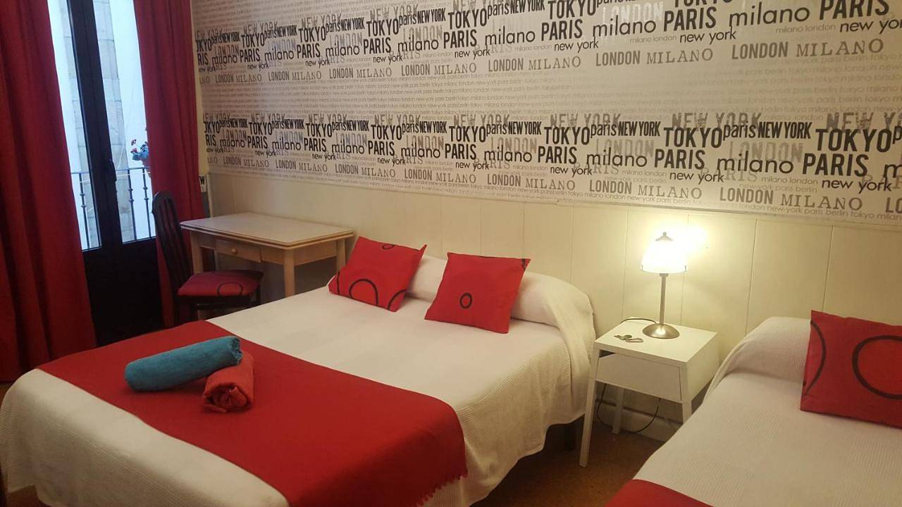 Pension Aries in Kontxa hondartza - Playa de la Concha (San Sebastian), San Sebastián