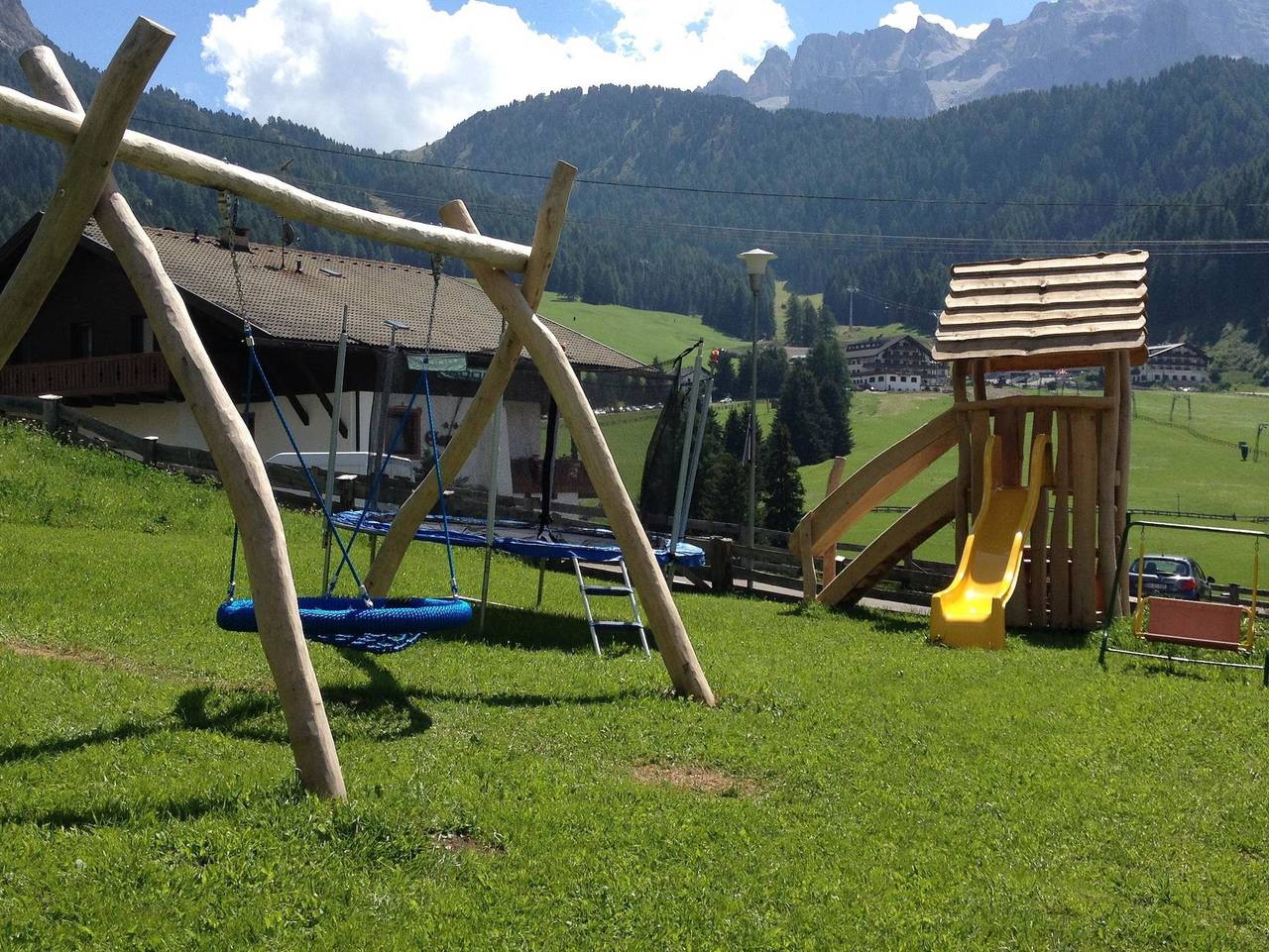 Ganze Ferienwohnung, B&B - Apartments Maso Larciunei - Bauernhof - Tante Paula in Wolkenstein, Dolomiti Superski