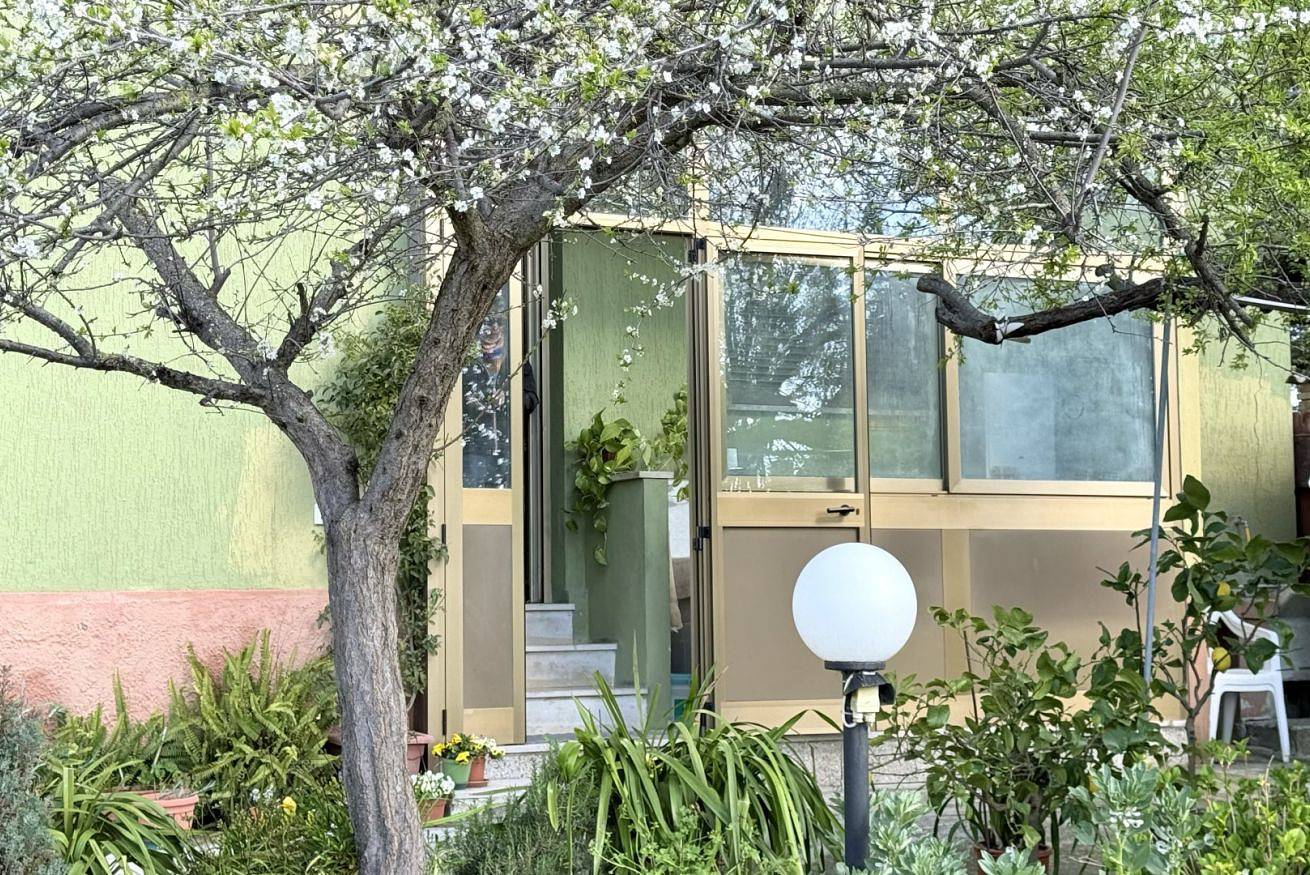 Apartamento entero, Se162 - Marotta, comfortable three-room apartment with garden and parking space in Valle del Metauro