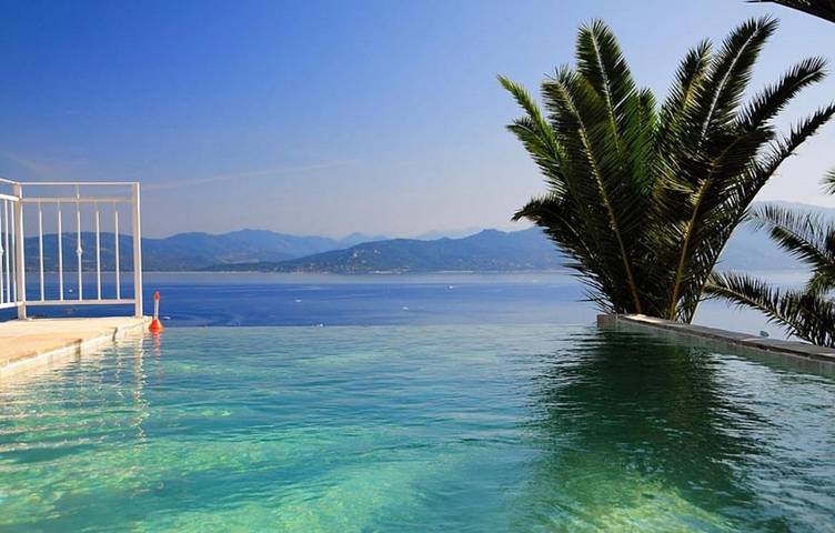 Location de vacances pour 10 personnes, avec piscine ainsi que vue et terrasse, animaux acceptés à Belvédère-Campomoro - 3