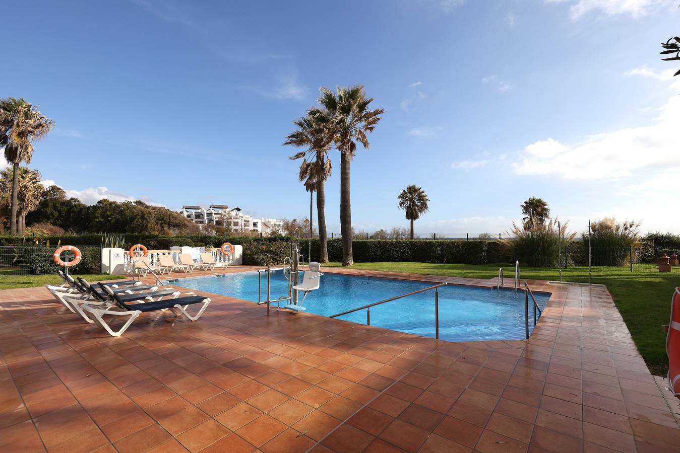 Apartamento entero, Apartamento La Perla de Marrakech 12 con vistas al mar y Wi-Fi in Playa de Sabinillas, Casares
