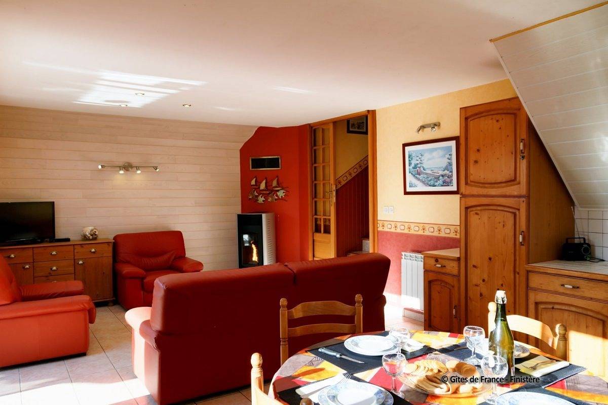 Coat madiou in Argol, Iroise