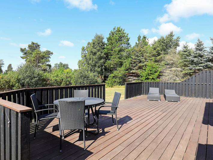 Ferienhaus für 9 Personen, mit Terrasse und Whirlpool sowie Sauna und Pool, kinderfreundlich in Bratten - 4