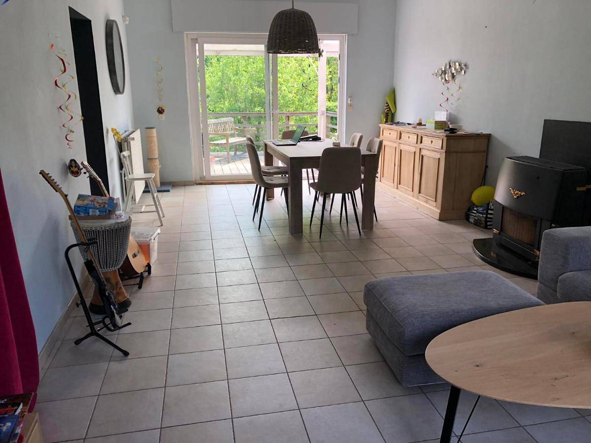 Appartement de vacances entier, Double Room with Private Bathroom in Court-Saint-Étienne, Province du Brabant wallon