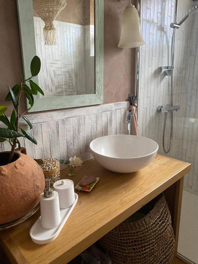 Location de vacances pour 2 personnes, avec piscine ainsi que vue et jardin à Alba-la-Romaine - 2