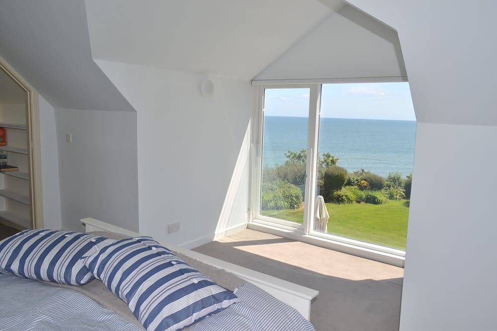 Alluring Wicklow Brittas Beach Cottage, Golf, Sea & Mountain - up to 10 guests in County Wicklow
