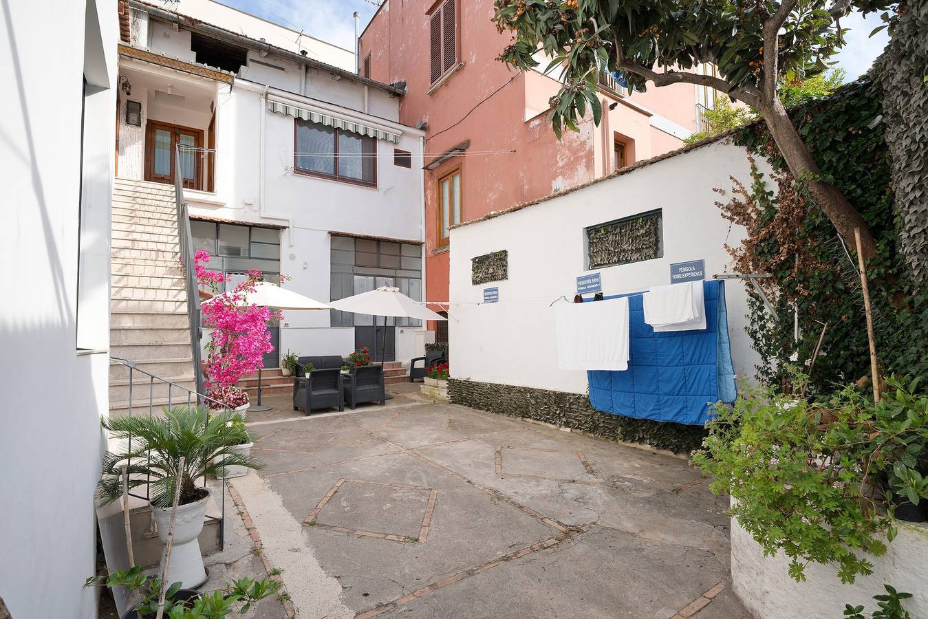 Ganze Wohnung, Ferienwohnung 'Central House' mit privater Terrasse, Wlan und Klimaanlage in Vico Equense, Sorrento Coast