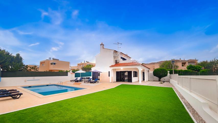 Villa für 8 Personen, mit Terrasse und Garten, mit Haustier in Albufeira