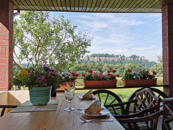 Ferienhaus für 2 Personen, mit Terrasse und Ausblick in Königstein