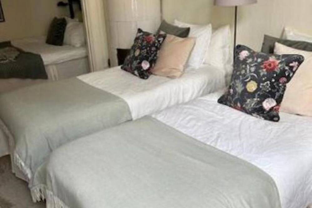 Entire apartment, Stockholm Loft Haven 3 Beds in a 1- Bedroom Gem in Norrmalms stadsdelsområde, Stockholm