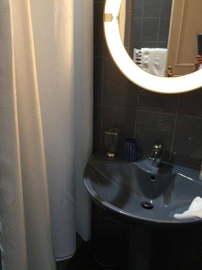 Double Room with Garden View in Saint-Jean-d'Angély, Région de Saint-Jean-d'Angély