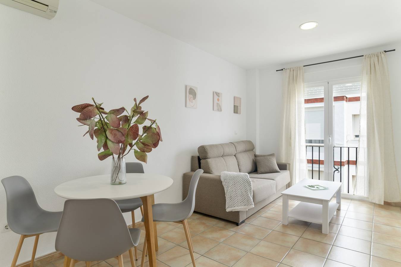 Apartamento inteiro, 'Apartment Perez Zara 7' perto do mar com Terrace & Wi-Fi in Conil de la Frontera, Costa de la luz