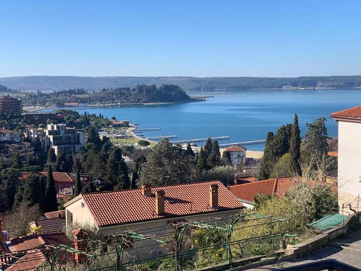 Ferienwohnung für 3 Personen, mit Ausblick und Balkon in Portoroz - 2